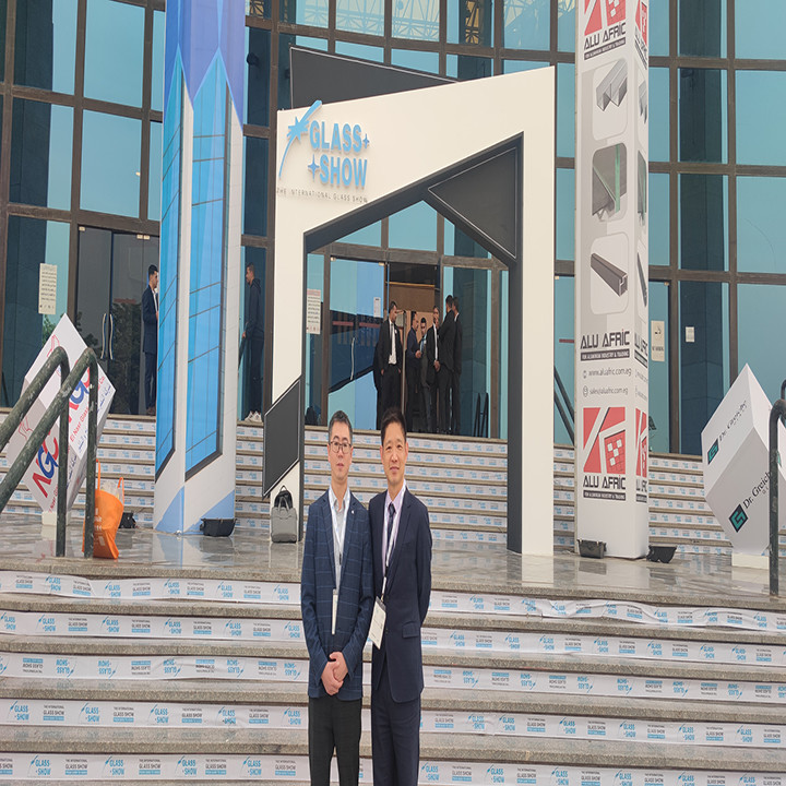 Derniers blogs de l'entreprise sur JEFFER assiste au salon international du verre en Égypte