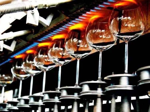 Derniers blogs de l'entreprise sur Discussion du projet EPC sur le verre de table entre JEFFER et United Glass