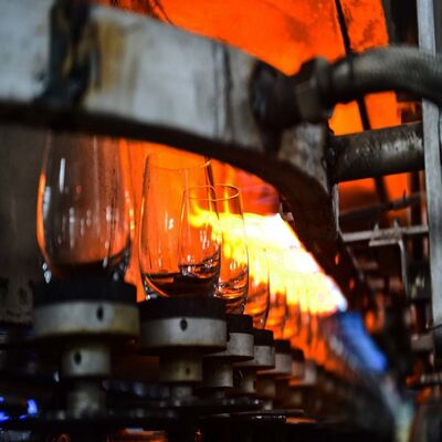 acheter Ligne de production de verre de vaisselle 60 TPD, gobelet transparent pour un usage quotidien online manufacture